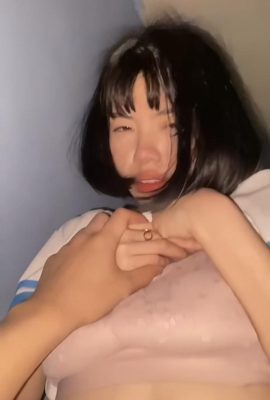 Ma copine a été trahie par son copain et elle s’est fait pénétrer par derrière pour que je voie bien son trou du cul (10P)