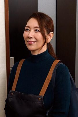 Chisato Shoda : À première vue, elle ressemble à une femme de ménage ordinaire, mais c’est en fait une femme salope au tempérament de reine ! ? Shoda… (21P)