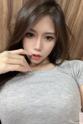 « Qi » de beaux seins en gros plan époustouflant à chaque instant (10P)