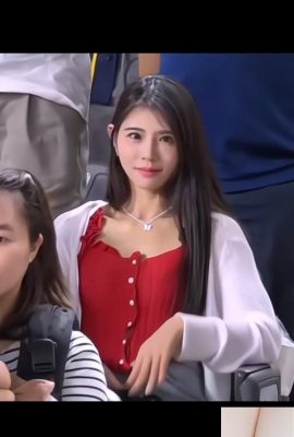 Danse et soutien au stade ! Les longs cheveux noirs de Lu Xiaoqing montrent sa vitalité (13P)