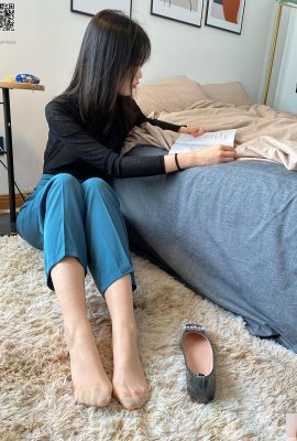 (ISS) Meihan « Jouer avec les pieds » (94P)